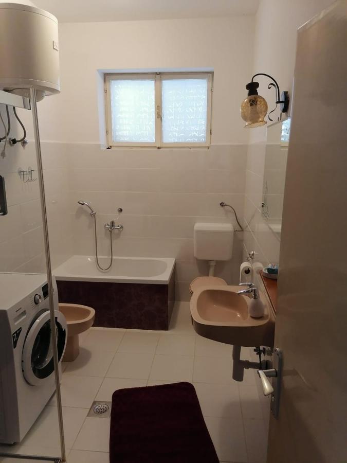 Apartment Lucka Rab Town Esterno foto