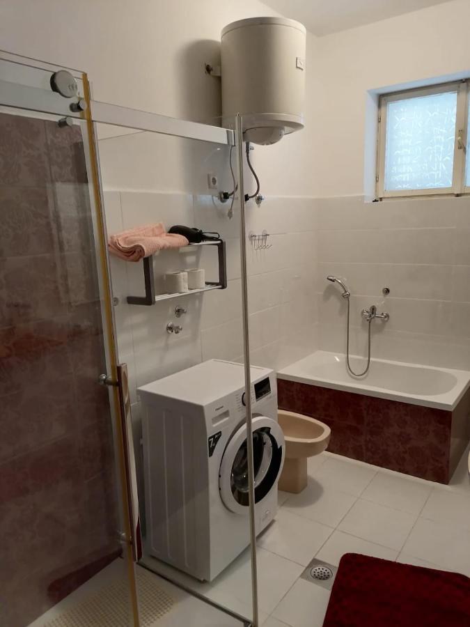 Apartment Lucka Rab Town Esterno foto
