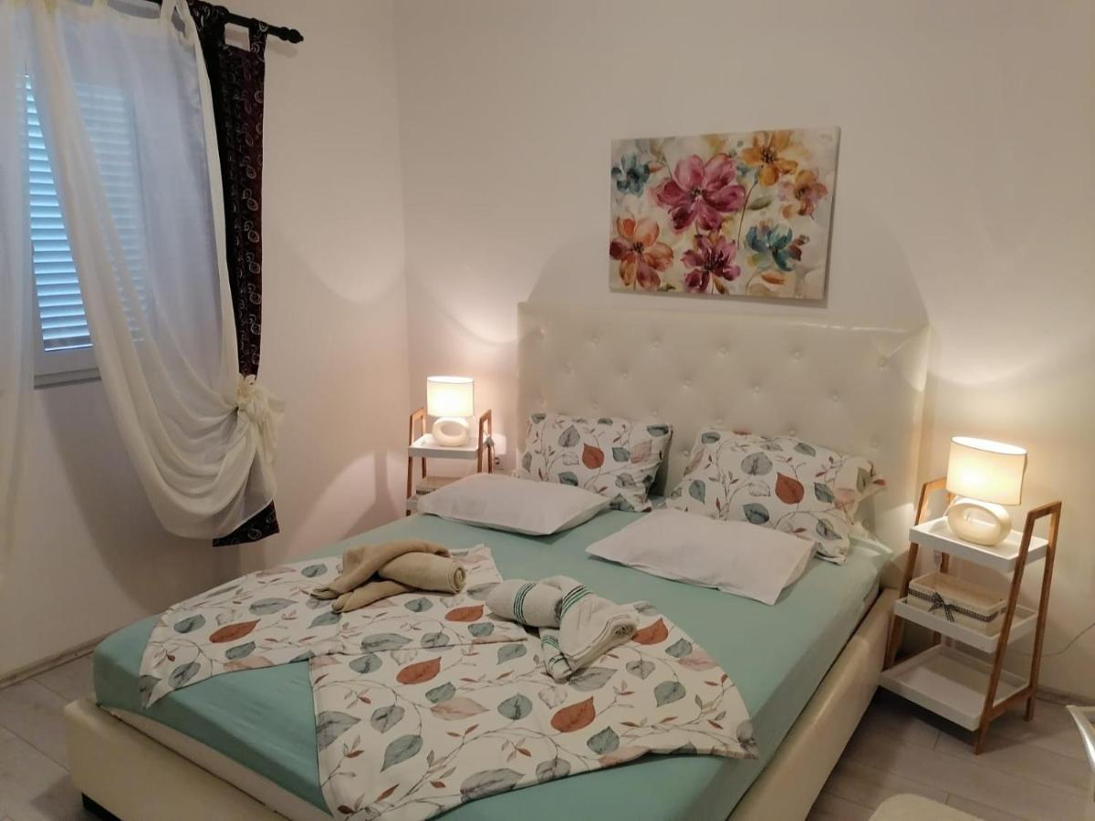 Apartment Lucka Rab Town Esterno foto