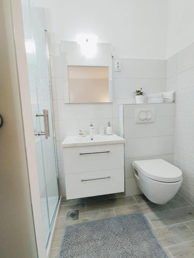 Apartment Lucka Rab Town Esterno foto