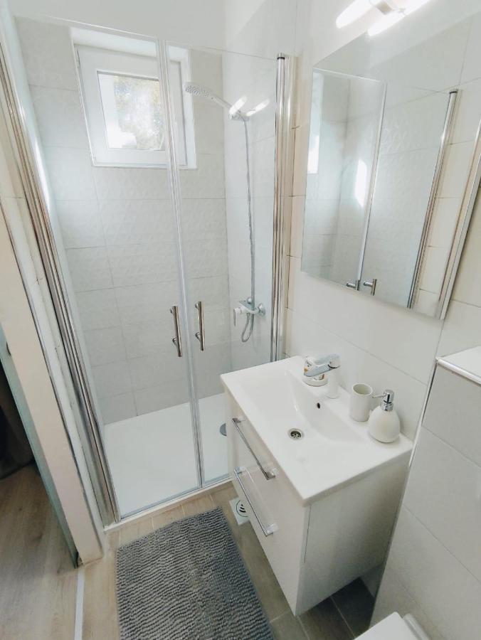 Apartment Lucka Rab Town Esterno foto