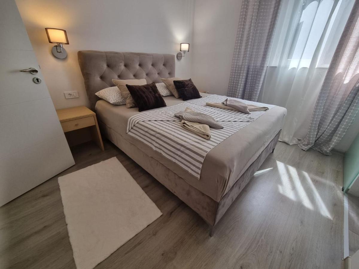 Apartment Lucka Rab Town Esterno foto