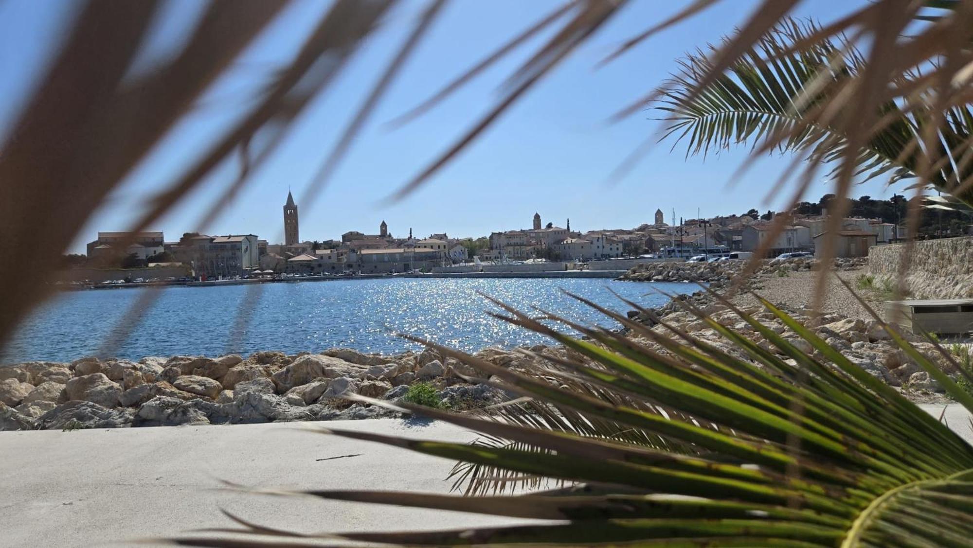 Apartment Lucka Rab Town Esterno foto